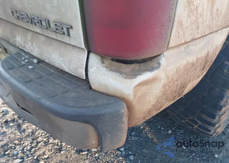 2004 Chevrolet Tahoe Lt z USA, uszkodzony, nr VIN 1GNEC13Z24R212288